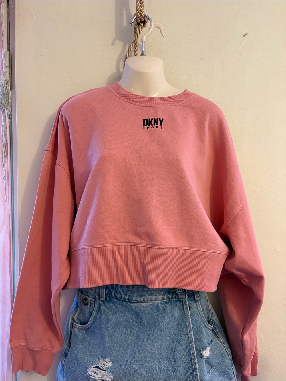 DKNY Pink Cropped Crewneck Sweatshirt. Cotton